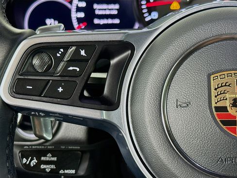Used 2023 Porsche Cayenne AWD/4WD image 11