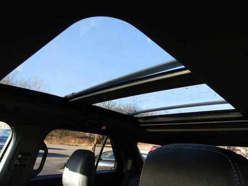 Used 2020 Ford Explorer XLT w/ Equipment Group 202A image 27