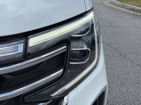 Certified 2025 Volkswagen Atlas SE FWD image 30
