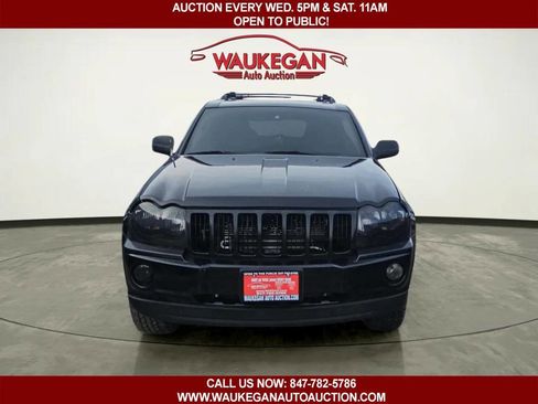 Used 2007 Jeep Grand Cherokee Laredo w/ Cargo Convenience Group image 2