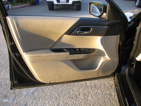 Used 2014 Honda Accord LX image 8