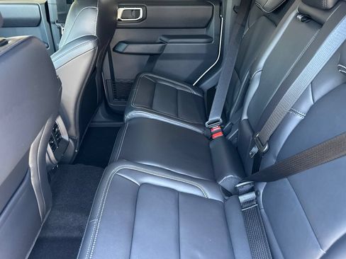 New 2026 Ford Bronco Outer Banks w/ Black Appearance Package AWD/4WD image 11
