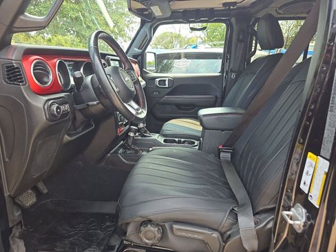 Used 2019 Jeep Wrangler Unlimited Rubicon AWD/4WD image 4