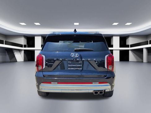 Used 2024 Hyundai Palisade Calligraphy FWD image 5