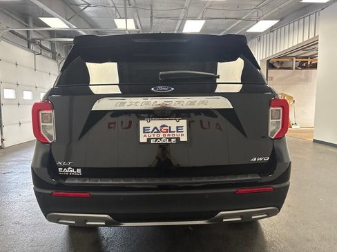 Used 2024 Ford Explorer XLT w/ Equipment Group 202A AWD/4WD image 10