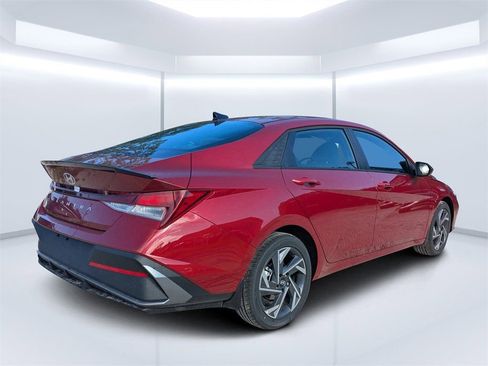 New 2025 Hyundai Elantra Sport FWD image 3