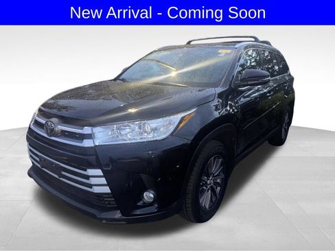 Used 2019 Toyota Highlander XLE w/ Protection Package #3 AWD/4WD image 2