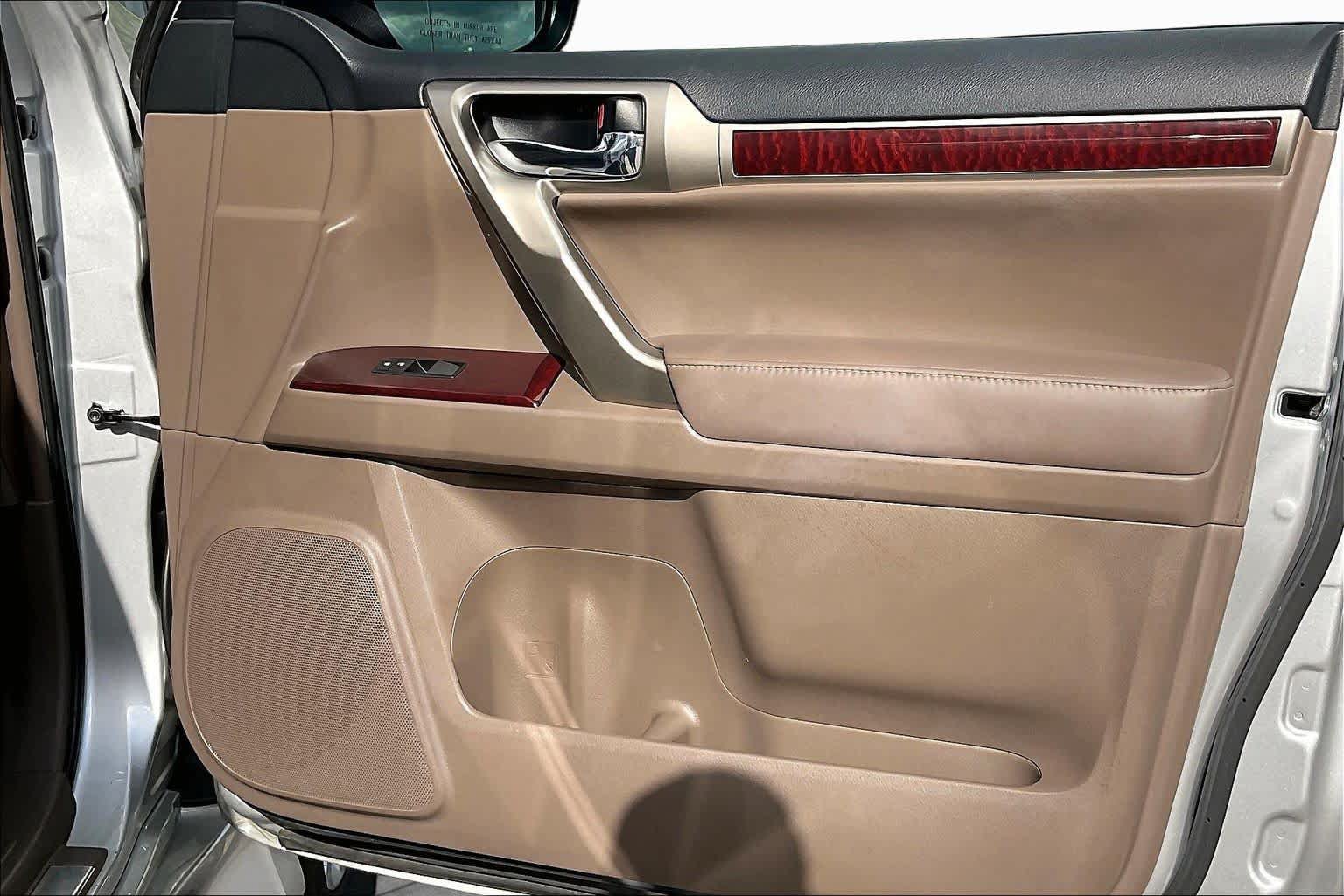 Used 2018 Lexus GX 460 Premium w/ Premium Package AWD/4WD image 22