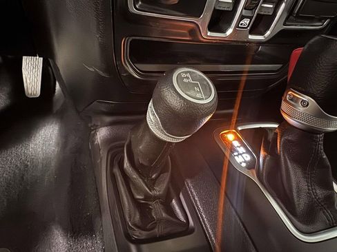 Used 2022 Jeep Wrangler Unlimited Sport AWD/4WD image 24