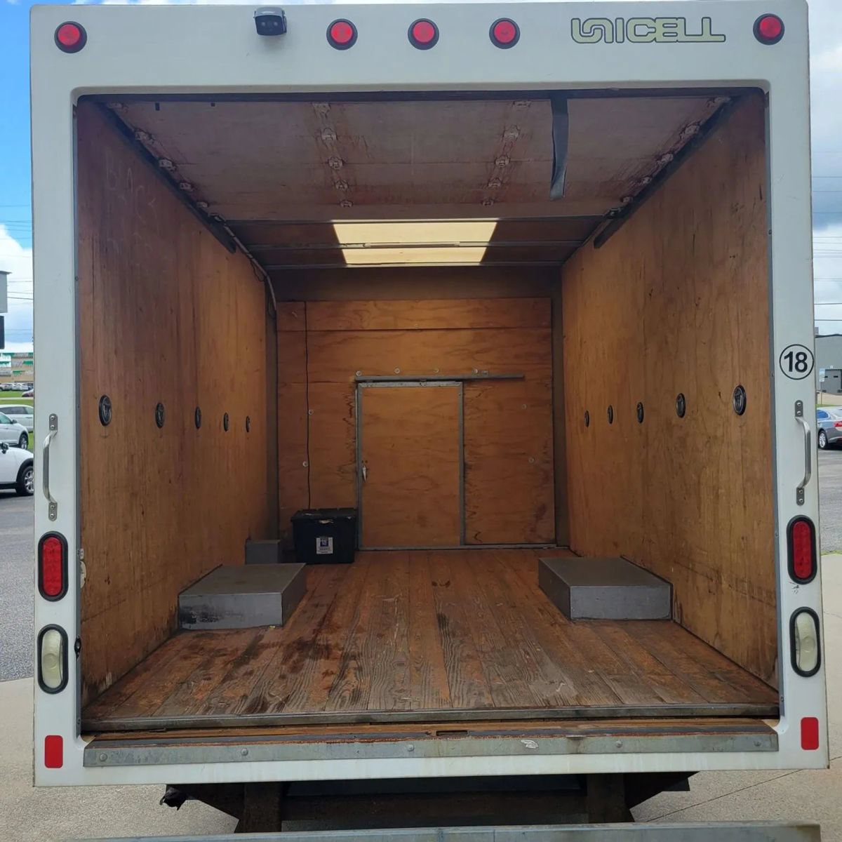 Used 2017 Chevrolet Express 3500 RWD image 7