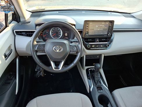 Used 2022 Toyota Corolla Cross LE image 11