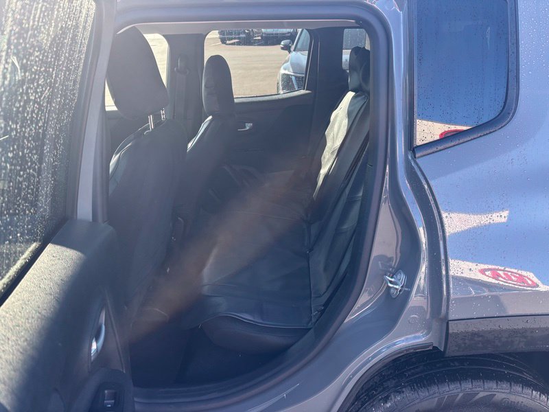 Used 2020 Jeep Renegade Latitude w/ Popular Equipment Group AWD/4WD image 10