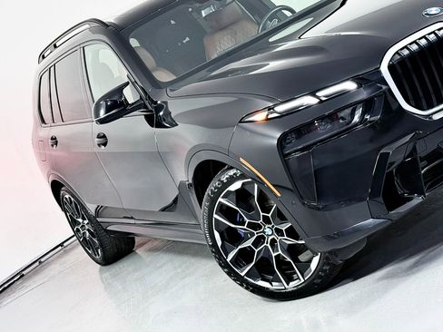 Used 2023 BMW X7 M60i w/ Climate Comfort Package image 4