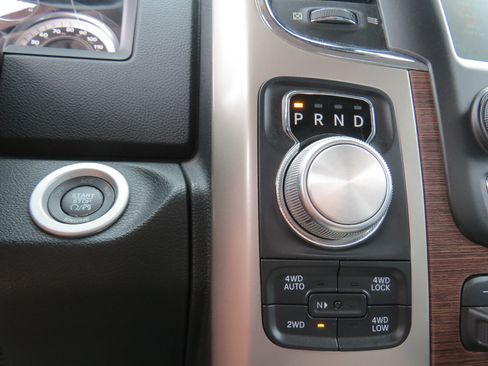 Used 2015 RAM 1500 Laramie w/ Convenience Group AWD/4WD image 25