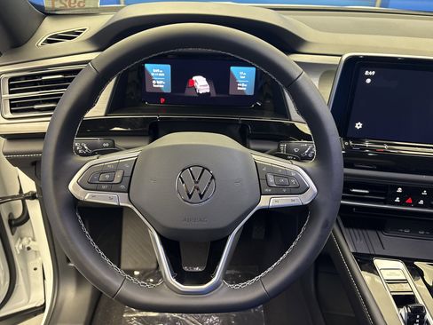 New 2026 Volkswagen Atlas Cross Sport SE image 14