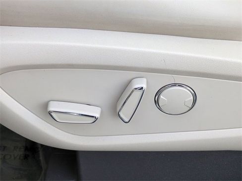 Used 2019 Lincoln Nautilus Select w/ Cargo Utility Package image 12