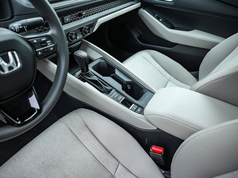 Used 2025 Honda Accord LX image 24