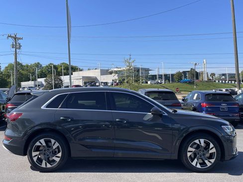 Used 2021 Audi e-tron Premium AWD/4WD image 8