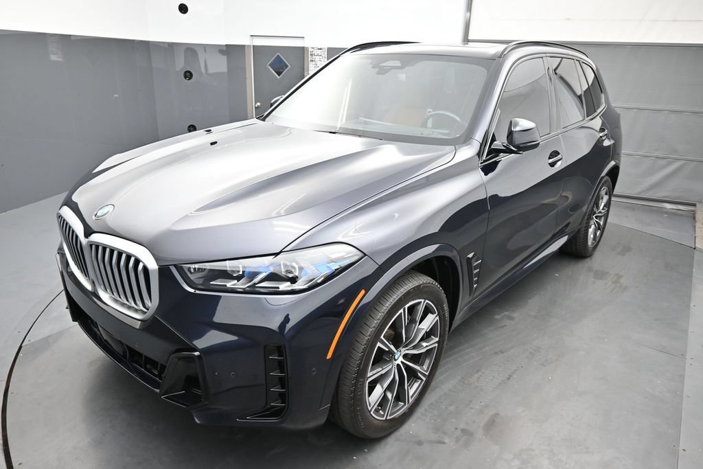 Used 2025 BMW X5 xDrive40i w/ M Sport Package AWD/4WD image 8
