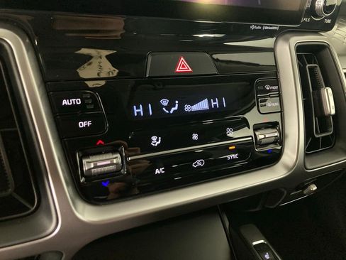 Used 2022 Kia Sorento S image 9