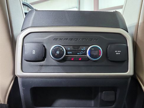 Used 2022 Ford Expedition Limited RWD image 42