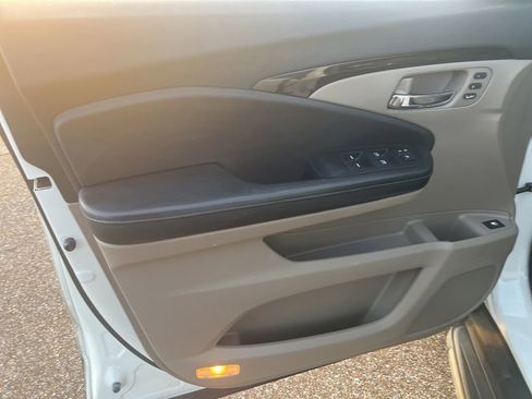 Used 2018 Honda Ridgeline RTL-E image 23