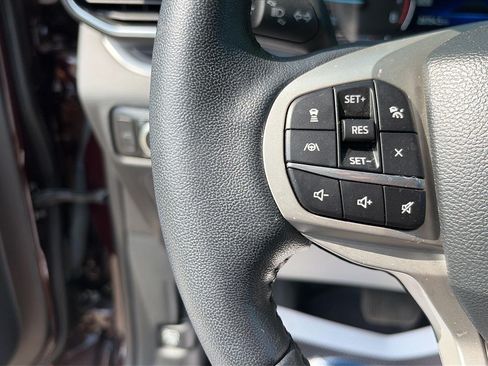Used 2023 Ford Explorer XLT w/ Equipment Group 202A AWD/4WD image 19