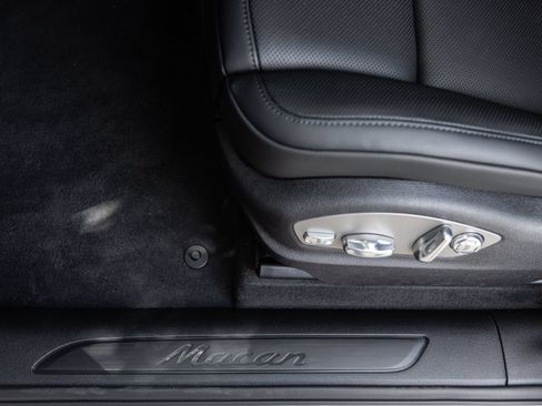 Certified 2026 Porsche Macan AWD/4WD image 20