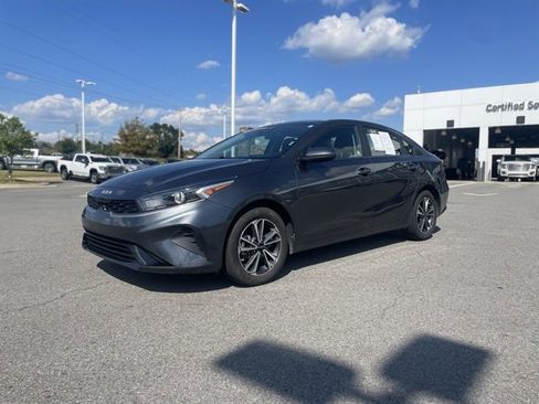 Used 2024 Kia Forte LXS image 3