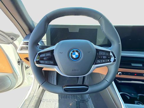 New 2026 BMW i4 eDrive40 w/ Parking Assistance Package RWD image 39