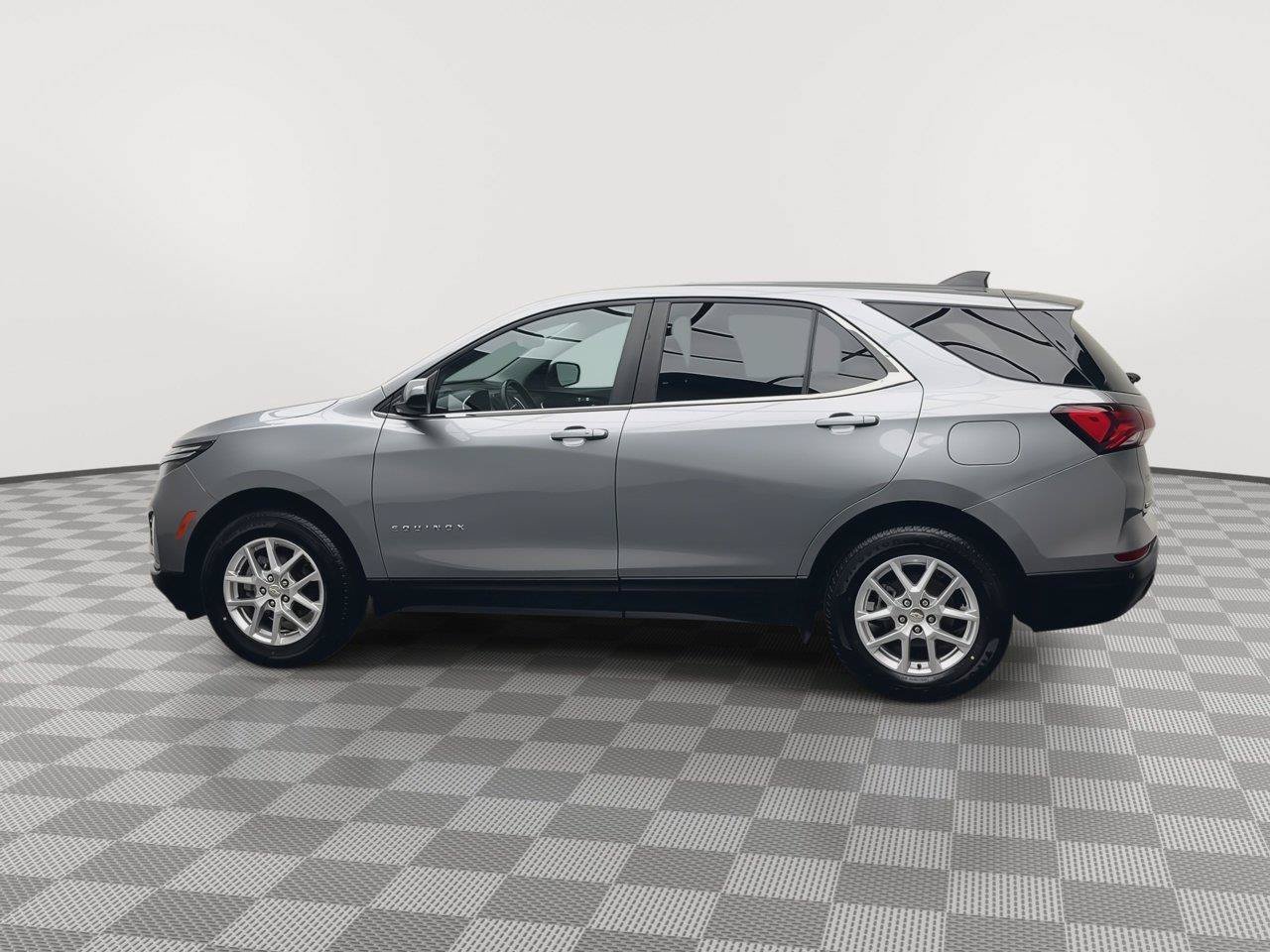 Used 2024 Chevrolet Equinox LT AWD/4WD image 34