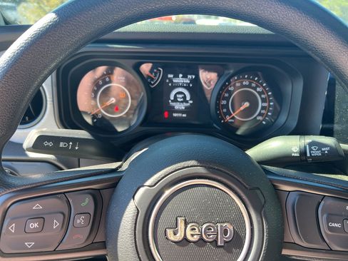 Used 2024 Jeep Gladiator Sport image 30