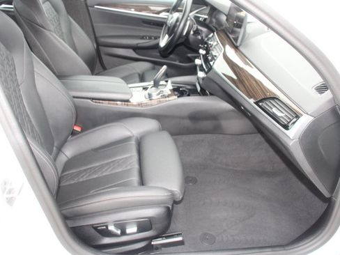 Used 2023 BMW 530i w/ Convenience Package RWD image 20