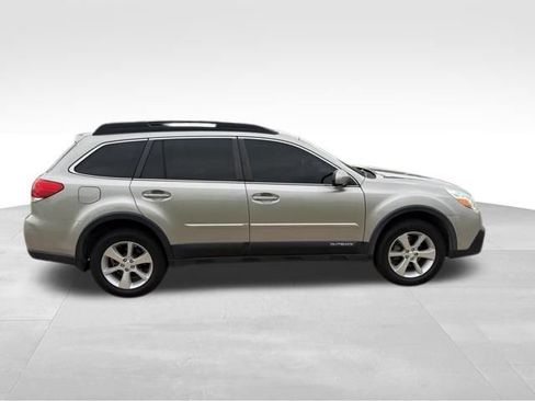 Used 2014 Subaru Outback 2.5i Limited AWD/4WD image 2