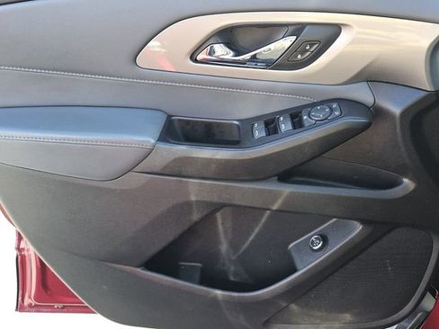 Used 2020 Chevrolet Traverse LT image 26