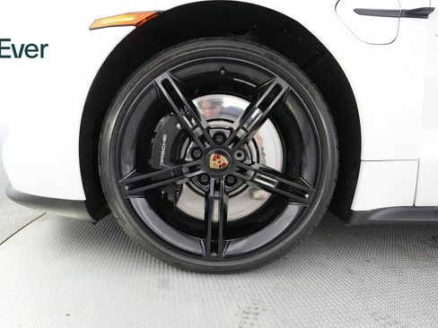 Used 2021 Porsche Taycan 4S image 17