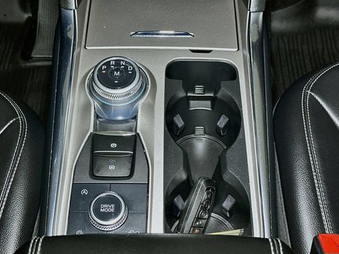 Certified 2020 Ford Explorer XLT w/ Equipment Group 202A AWD/4WD image 14