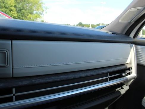 Used 2025 Hyundai Santa Fe Limited AWD/4WD image 25