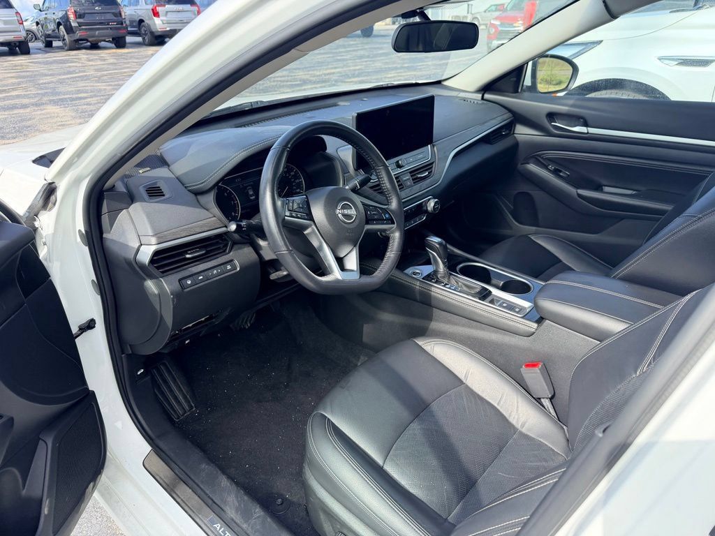 Used 2023 Nissan Altima 2.5 SL AWD/4WD image 4