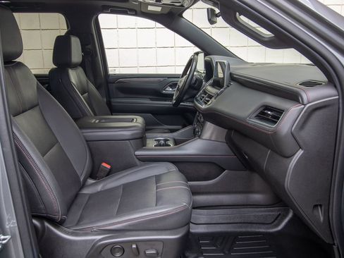 Used 2022 Chevrolet Suburban RST w/ Luxury Package AWD/4WD image 23