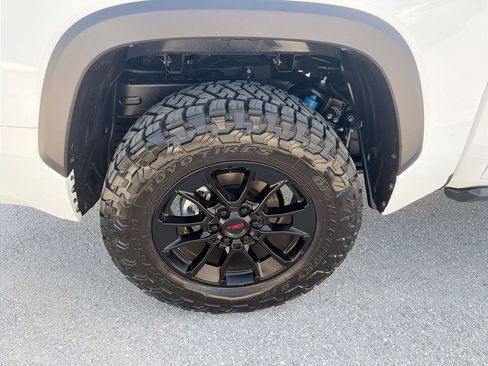 Used 2026 Toyota Tundra Limited w/ TRD Off-Road Package AWD/4WD image 39
