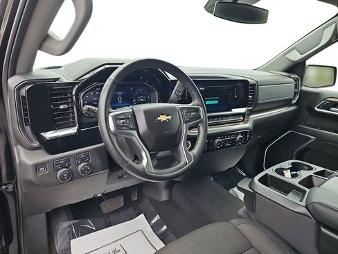 Used 2025 Chevrolet Silverado 1500 LT AWD/4WD image 16