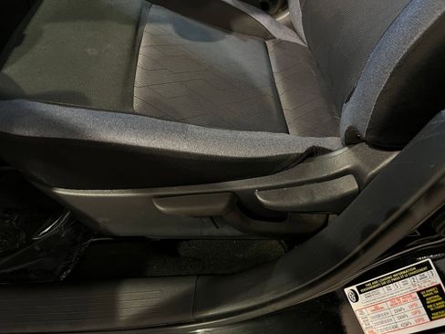 Used 2025 Nissan Versa SV image 22