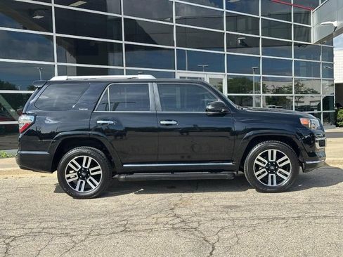 Used 2024 Toyota 4Runner Limited AWD/4WD image 2