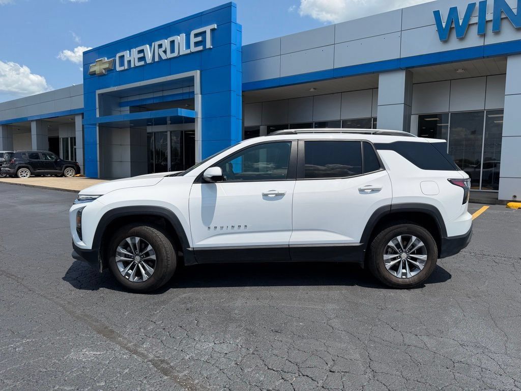 Used 2025 Chevrolet Equinox LT w/ Convenience Package II AWD/4WD image 2