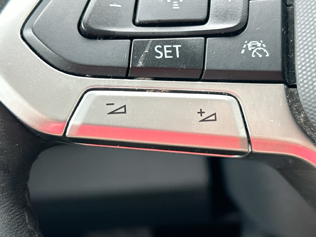 Used 2024 Volkswagen Jetta SE FWD image 15