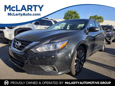 Used 2016 Nissan Altima 2.5 SV w/ Convenience Package image 1