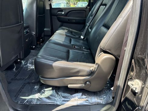 Used 2013 GMC Yukon XL SLT w/ SLT-2 Equipment Package AWD/4WD image 13