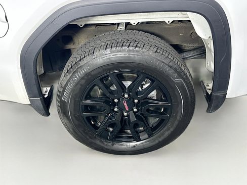 Used 2024 GMC Sierra 1500 Elevation image 11