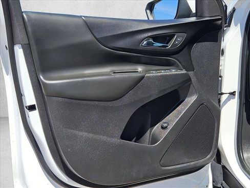 Used 2024 Chevrolet Equinox LT FWD image 10